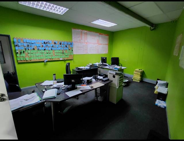 5,599M² OFFICE TO LET IN RANDJESPARK